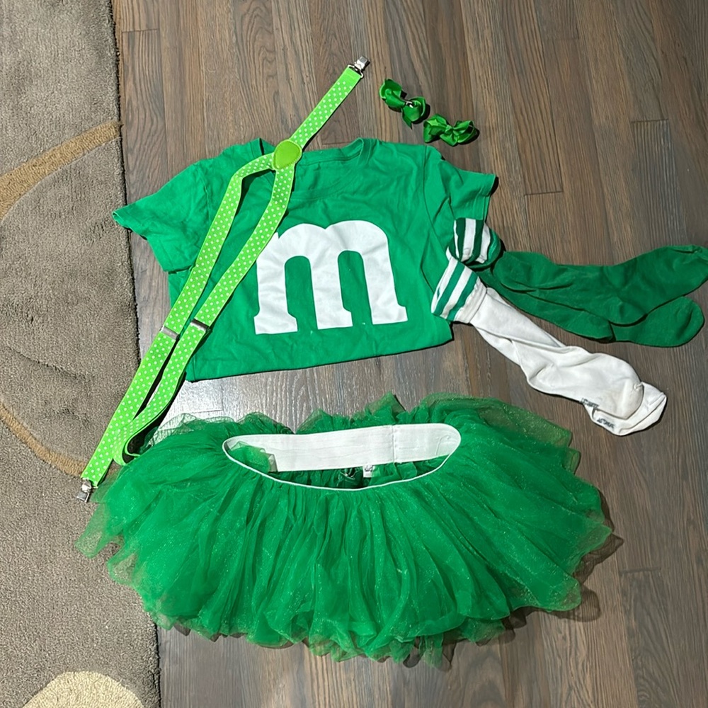 Halloween M&M girl costume green 10-12 complete outfit VGUC